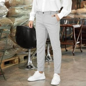 Men's Relaxed Fit Stretch Regular Straight Cut Slim